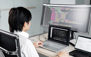 渭南 ,php声明和调用变量的符号是什么？